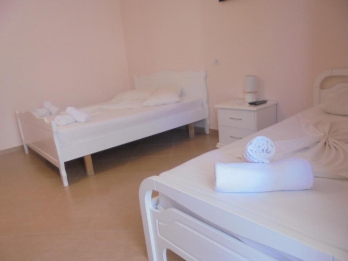Zacaj Hotel Ksamil Exterior photo